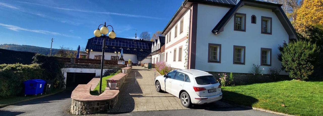 Hotel Zlaty Potok Nicov  Zewnętrze zdjęcie